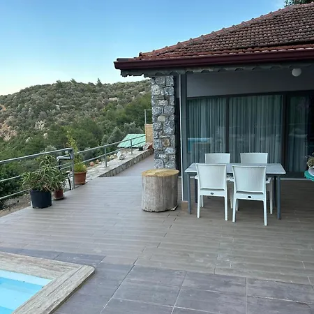 Amos Sea View מרמריס