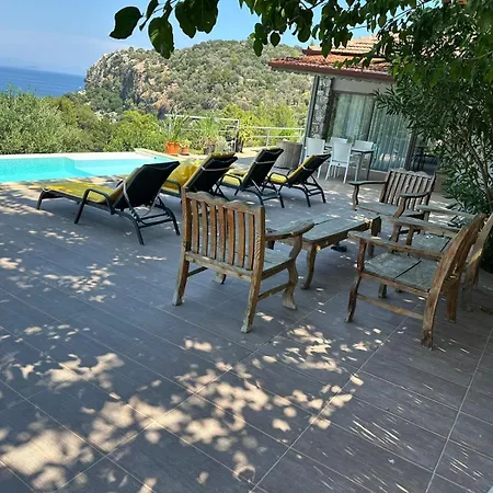 Amos Sea View וילה
